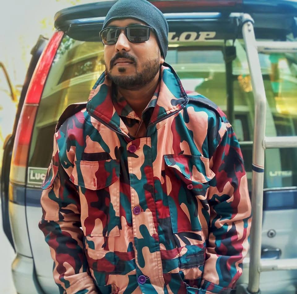 শরীফের বর্তমান কাজের ছবি